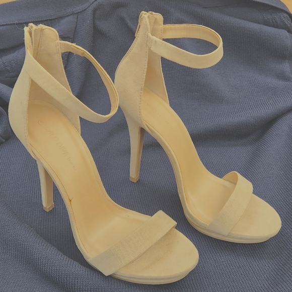 NWT Sexy Wild Diva Stiletto 4.75" Heels Open Toe Ankle Strap Size 9 - Picture 1 of 9